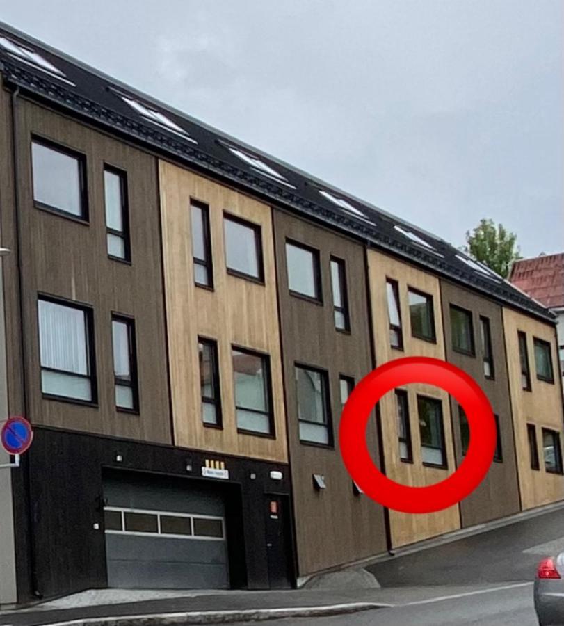 New Central Apartment In トロムソ エクステリア 写真